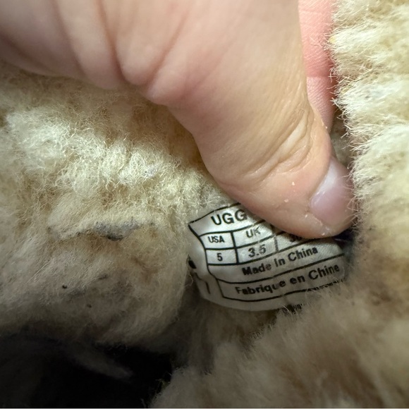 UGG Australia Bailey Button Short Boots – Chestnut – Size 5 Women’s - Picture 3 of 8